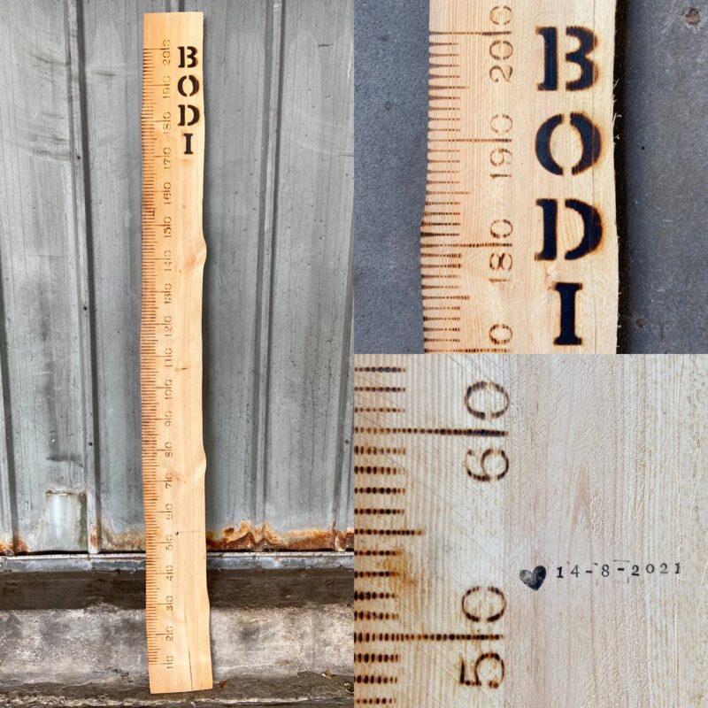 kraamcadeau kleinzoon houten meetlat groeimeter vintage liefslabel