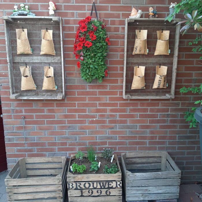 liefs tuin houten kisten bloemenrek hangtuintje liefslabel