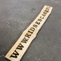 gaatje touw vintage bord naambord events beurs signing houten bewegwijzering liefslabel kidsencake