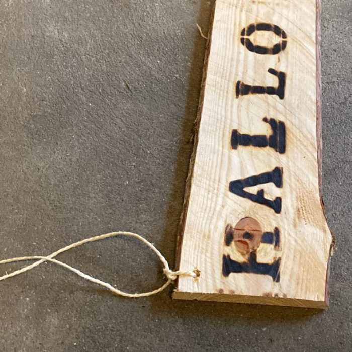 gaatje touw vintage bord naambord events signing houten bewegwijzering liefslabel