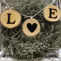 origineel persoonlijk bruiloft trouwdag decoratie cadeautip cadeau kado liefslabel jubileum bruiloftdecoratie huwelijksgeschenk houten slinger bruiloft decoratie liefslabel initialen naamslinger houten slinger