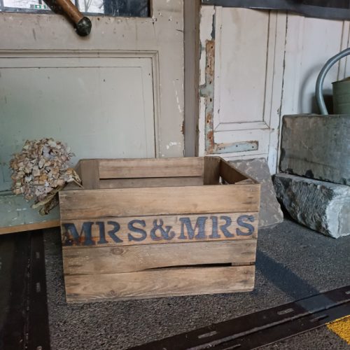 Houten kist Mrs & Mrs trouwdag verloving Opruimmogelijkheid Liefslabel