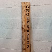 afscheidscadeau school basisschool groep 8 liefslabel houten meetlat groeimeter