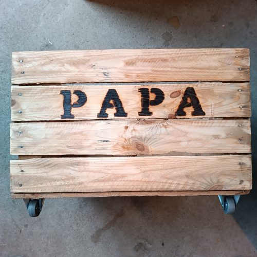 Houten kist met wieltjes papa opbergen origineel cadeau voor de leukste papa LiefsLabel