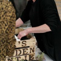 cadeau moederdag oma origineel persoonlijk duurzaam leuk cadeautip kadotip cadeau liefs liefslabel liefsvanroos liefs van roos kruidentuintje