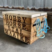 hobby horse stal hobbyhorse maaike houten kist deksel liefslabel