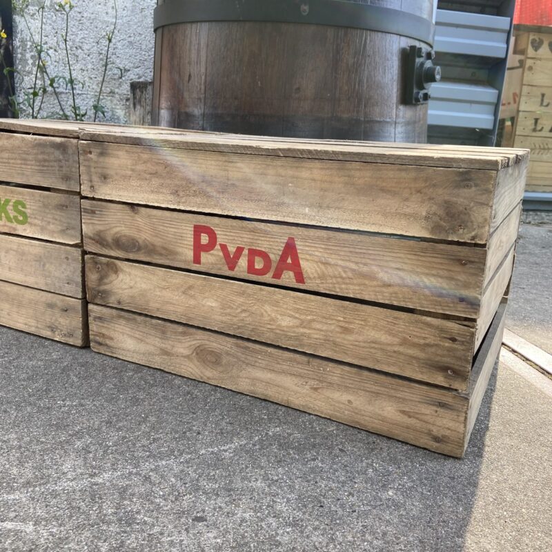 houten kist logo kerstpakket zeepkist presentatie pvda groenlinks liefslabel