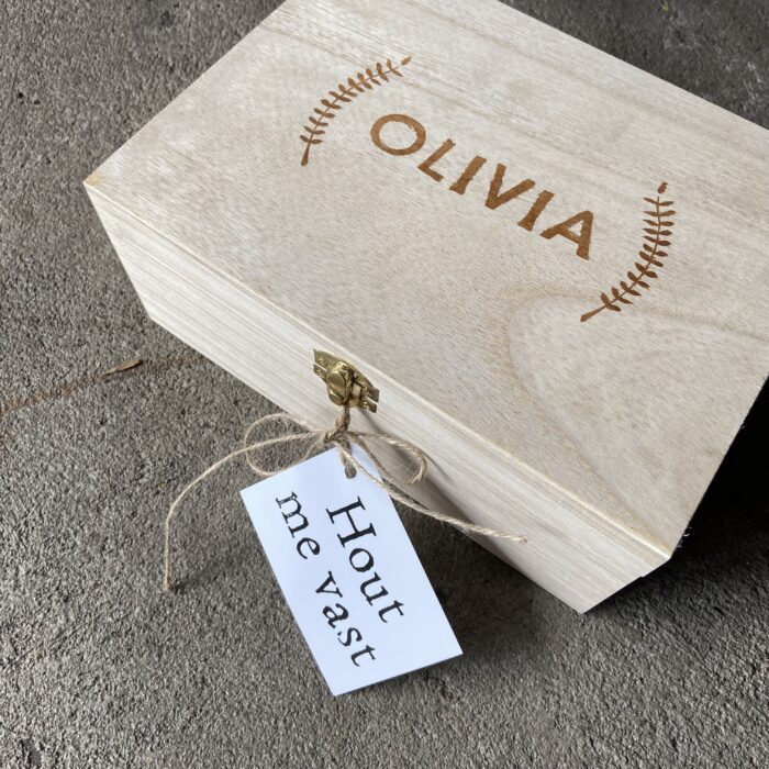 houten kistje klein kerstpakket origineel persoonlijk cadeaupakket liefslabel olivia