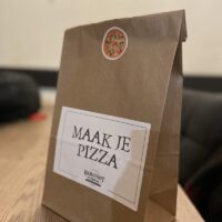 kerstpakket lekker origineel zelf pizza maken sfeerfoto pizza pakket kerstpakket origineel lekker liefslabel barefoot