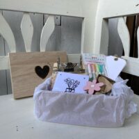 creatief pakket cadeaupakket kado origineel persoonlijk verjaardag vrouw hobby knutselkistje moederdag juf liefs liefslabel