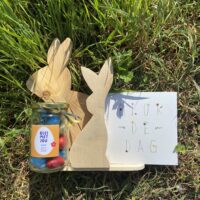 Paaspakket pasen cadeau persoonlijk paasei origineel cadeau relatiegeschenk liefs liefslabel
