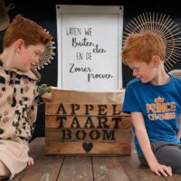 liefs liefslabel duurzaam afscheid pensioen juf meester appeltaart appelboom appeltaartboom cadeau vaderdag moederdag oma poster vanmariel laten we buiten eten en de zomer proeven liefs van roos liefs_van_roos verjaardag oma