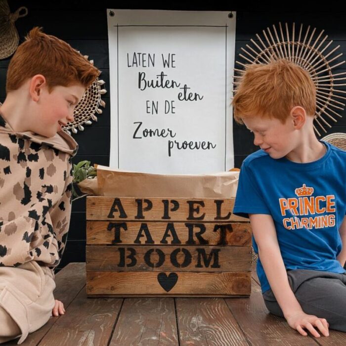 liefs liefslabel duurzaam afscheid pensioen juf meester appeltaart appelboom appeltaartboom cadeau vaderdag moederdag oma poster vanmariel laten we buiten eten en de zomer proeven liefs van roos liefs_van_roos verjaardag oma