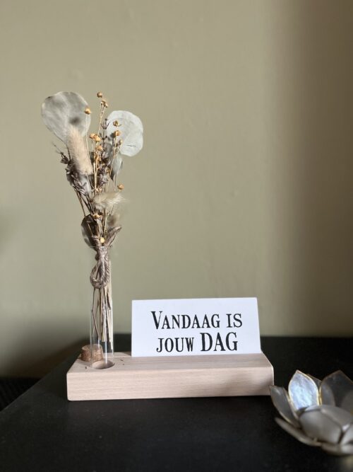 vandaag is jouw dag vintage kaart kaartje geslaagd bruiloft huwelijk sturen klein leuk bedankje liefs label liefslabel juf meester vriendin bedankje zomaar sterkte kaartenstandaard droogbloemen
