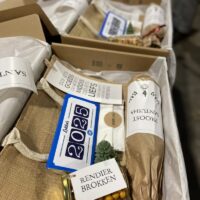 origineel en persoonlijk kerstpakket liefslabel liefslabel luxe das fantastisch pakket jute tas duurzaam