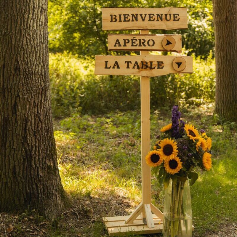 bewegwijzering event beurs eten bonjour l'amour wegwijzer hout bruiloft frans frankrijk styling bewegwijzering event beurs eten bonjour l'amour wegwijzer hout bruiloft frans frankrijk styling