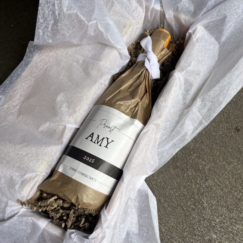 wijnkistje ingepakt liefslabel kerst kerstborrel