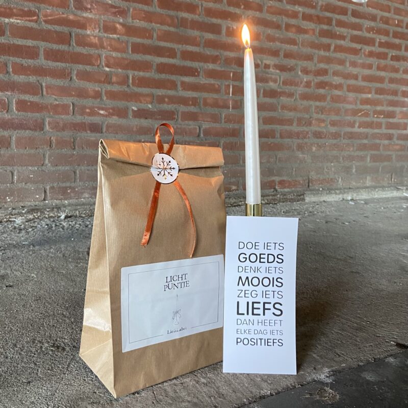 lichtpuntje gouden kandelaar doe iets goeds kerstpakket kaars kerstpakketje liefs liefslabel kleinigheidje