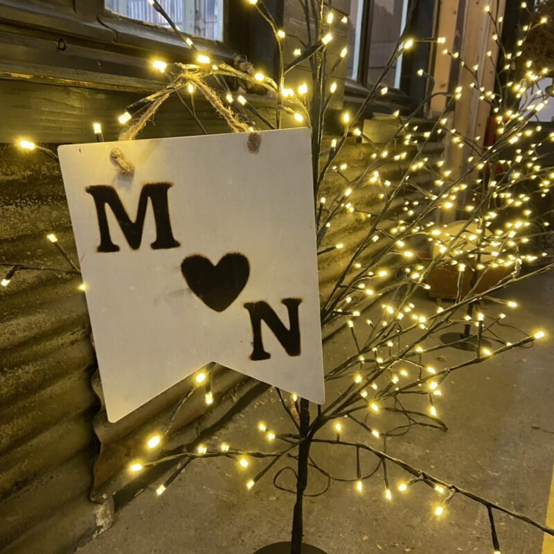 cadeau cadeautip kado kadotip origineel persoonlijk vaandel hout liefslabel valentijn bruiloft housewarming samenwonen trouwdag