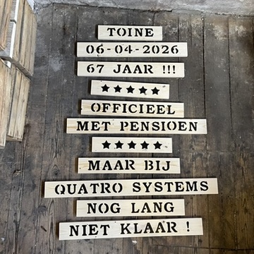 liefslabel bewegwijzering decoratie pensioen afscheid feest bedankt borrel surprise party wegwijzering pensioen quatro systems