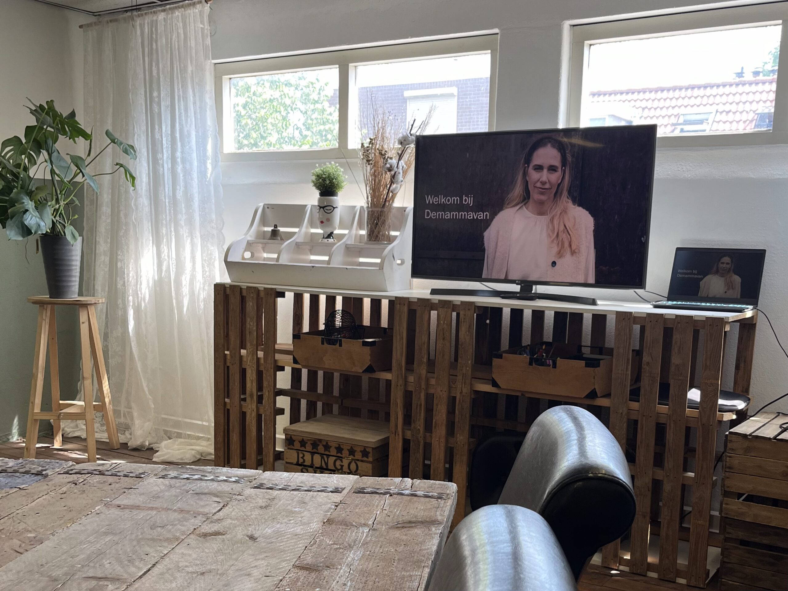 lezing boekpresentatie demammavan wat niemand weet komt goed liefs liefslabel hooftstraat alphen aan den rijn locatie huren vergadering lezing boekpresentatie demammavan wat niemand weet komt goed liefs liefslabel hooftstraat alphen aan den rijn locatie huren vergadering